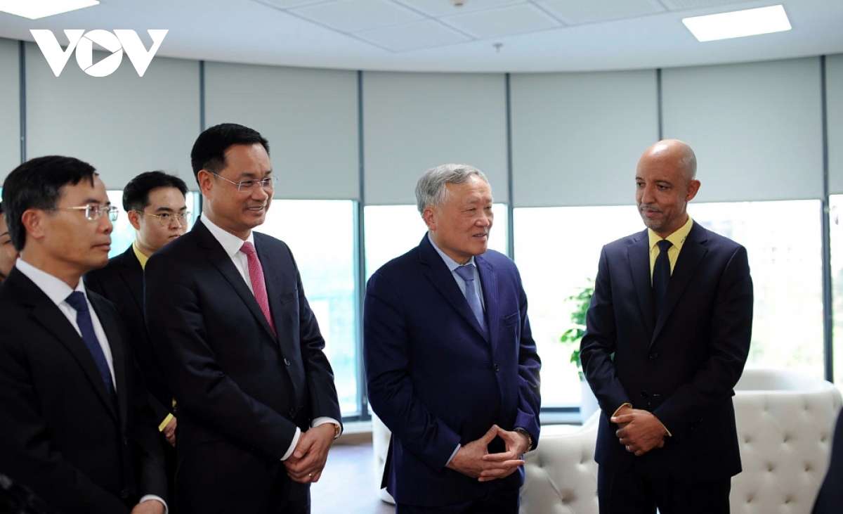 Investors vow to back Da Nang International Financial Centre